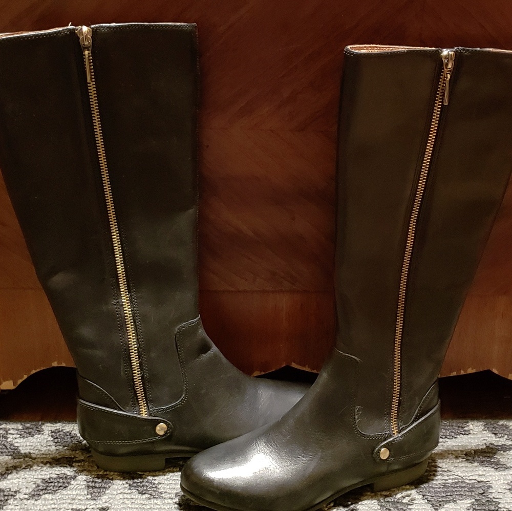 Clark's black boots